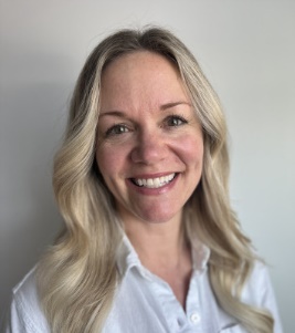 From Rural Manitoba to Grand Cayman: Wendy Novotny Embraces International Education