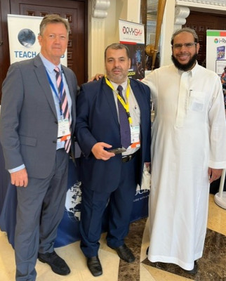 With Abdelrahman Amro (C) and Ahmed Al-Mershed (R), Atyab Priv. Schs.